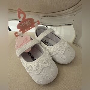 🦢 9~12 Mth Kensie Baby White Eyelet Cotton Embroidered Shoes With Ruffle NWT